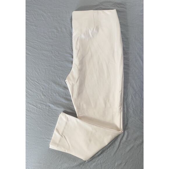 Chico's So Slimming Juliett Pull On Pants in English Cream. Women's 2.5 (14). - Picture 1 of 7